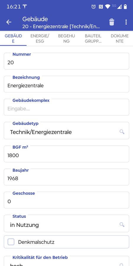 DOC.mobile App: Gebäude mit Typ, BGF, Baujahr, Status und Kritikalität für den Betrieb.