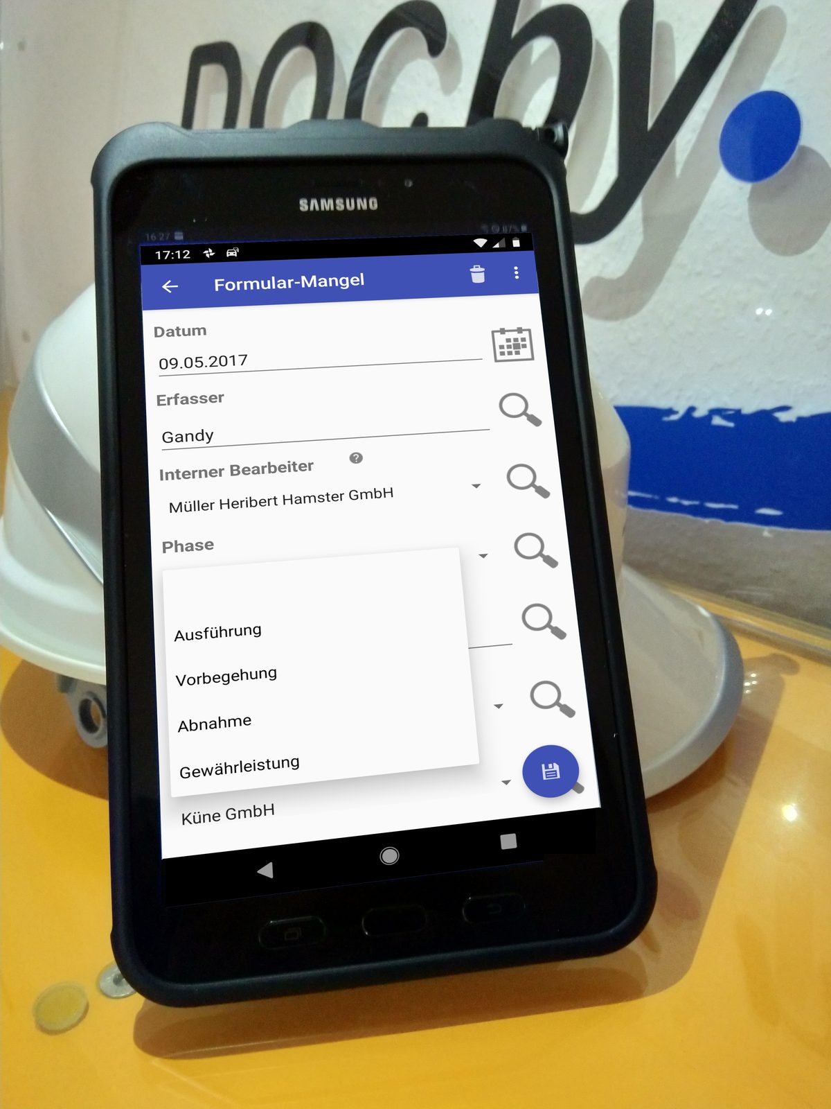 DOC.mobile auf dem Smartphone: Foto-Erfassung mit Plan-Pin und Anbindung an Mängel und Befunde.